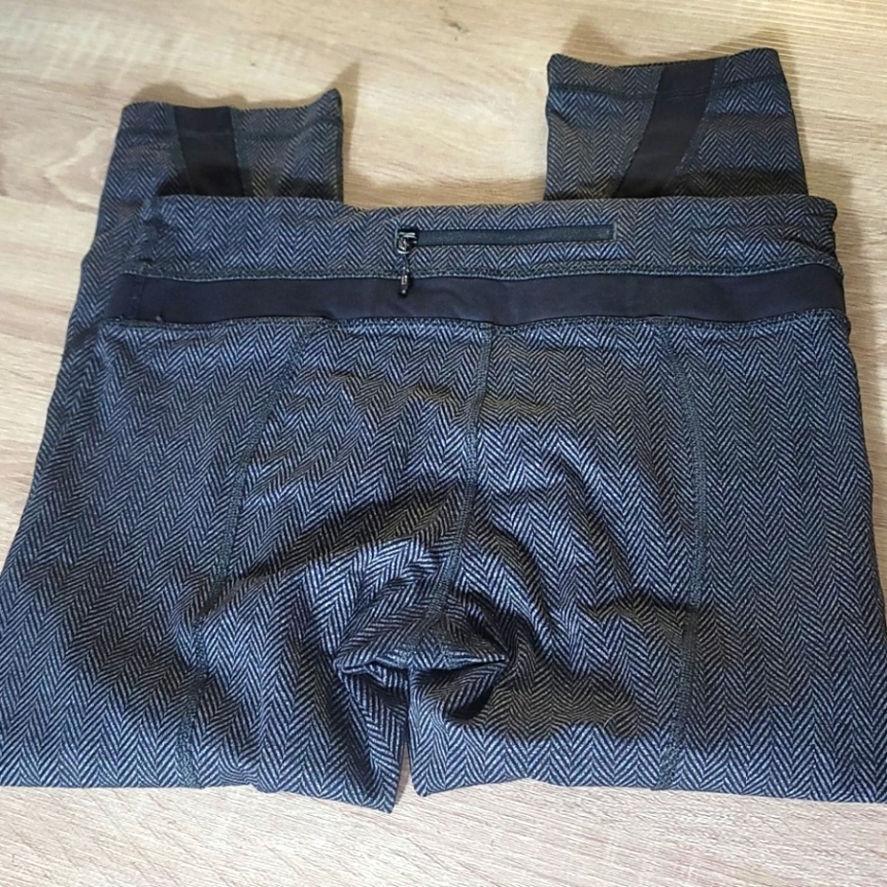 Lululemon leggings Crop Size 8